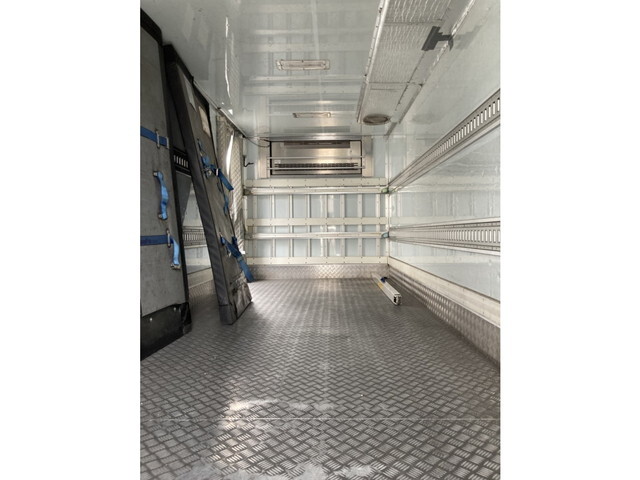 いすゞエルフ冷凍車（冷蔵車）小型（2t・3t）[写真26]