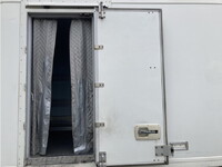 いすゞエルフ冷凍車（冷蔵車）小型（2t・3t）[写真28]