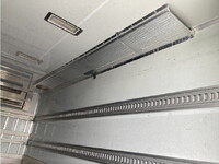 いすゞエルフ冷凍車（冷蔵車）小型（2t・3t）[写真36]