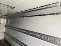 いすゞエルフ冷凍車（冷蔵車）小型（2t・3t）[写真37]