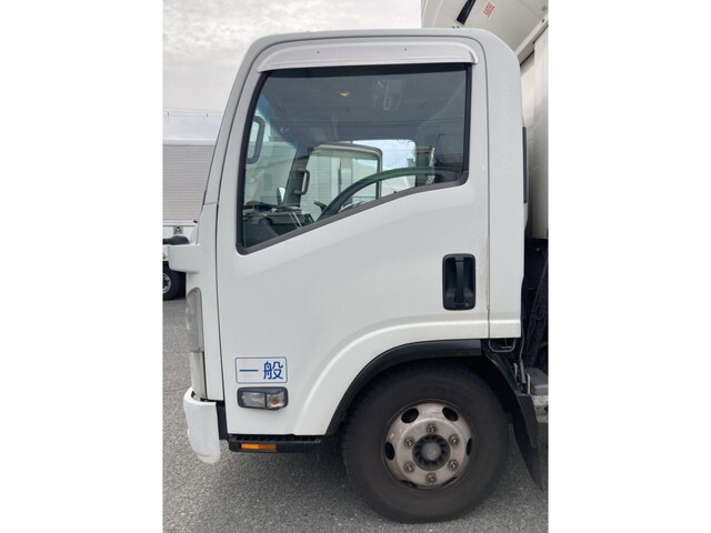 いすゞエルフ冷凍車（冷蔵車）小型（2t・3t）[写真09]