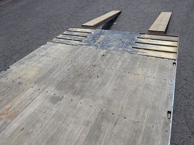 日産クオンセルフローダー大型（10t）[写真20]