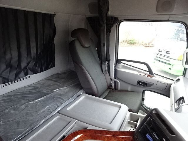 日産クオンセルフローダー大型（10t）[写真35]