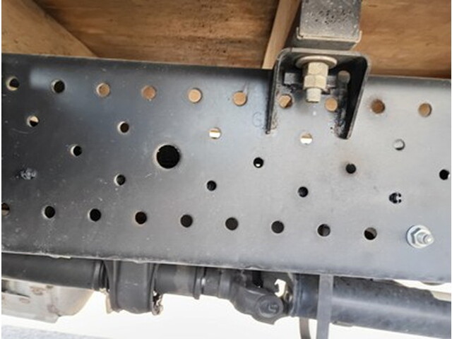 いすゞエルフ平ボディ小型（2t・3t）[写真09]