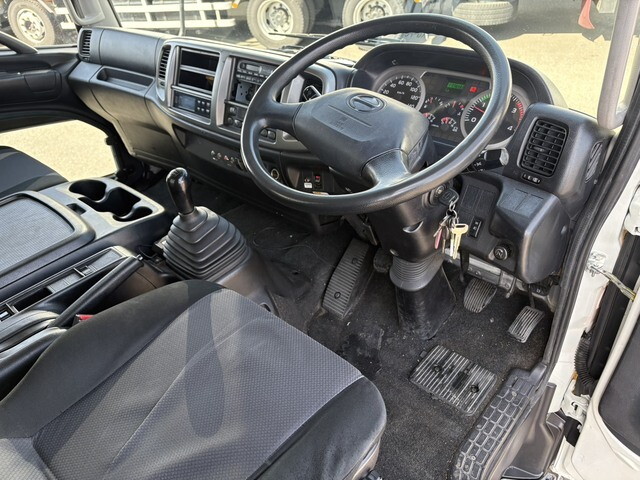 日野レンジャー冷凍車（冷蔵車）中型（4t）[写真33]