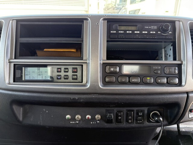 日野レンジャー冷凍車（冷蔵車）中型（4t）[写真34]