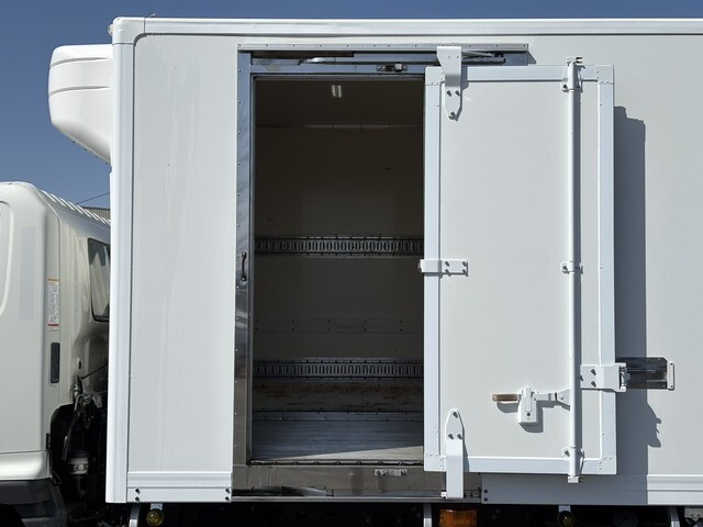 日野レンジャー冷凍車（冷蔵車）中型（4t）[写真09]