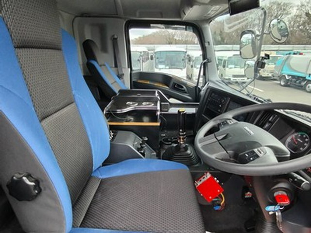 いすゞギガダンプ大型（10t）[写真25]