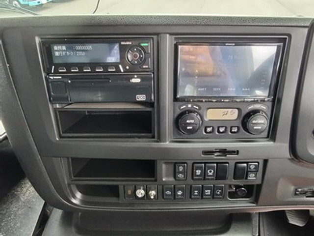 いすゞギガダンプ大型（10t）[写真28]