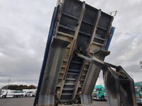 いすゞギガダンプ大型（10t）[写真11]