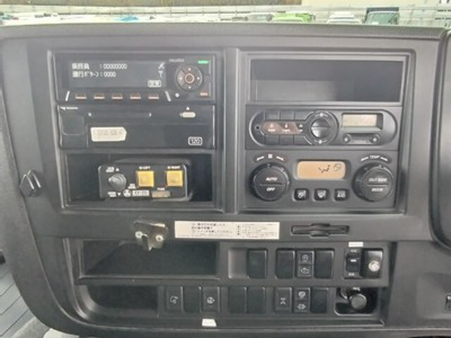 いすゞギガダンプ大型（10t）[写真28]