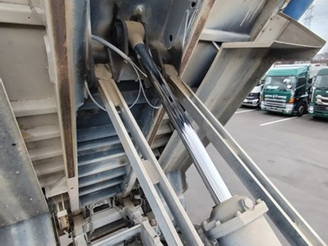 いすゞギガダンプ大型（10t）[写真09]