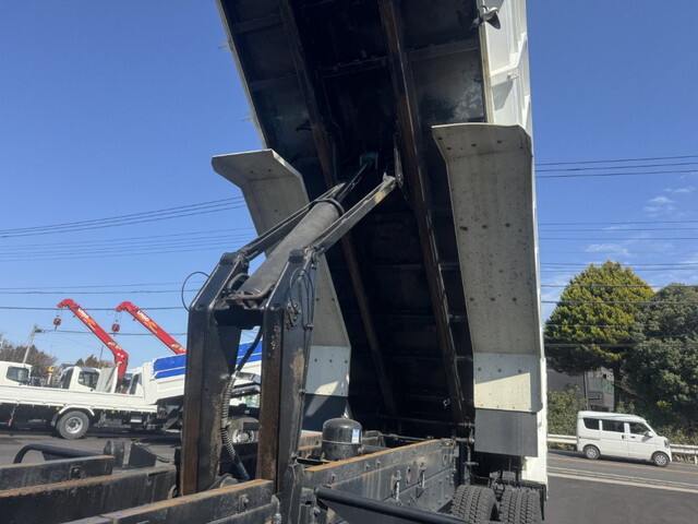三菱ふそうスーパーグレート深ダンプ（土砂禁ダンプ）大型（10t）[写真18]