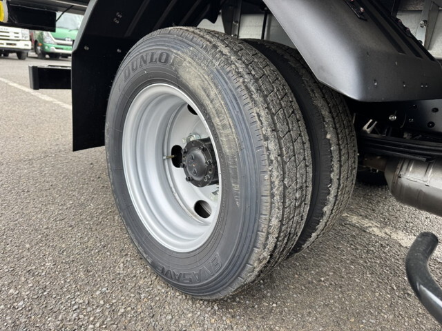 三菱ふそうキャンターアルミバン小型（2t・3t）[写真23]