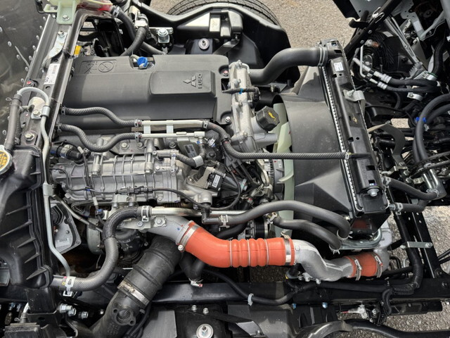 三菱ふそうキャンターアルミバン小型（2t・3t）[写真33]