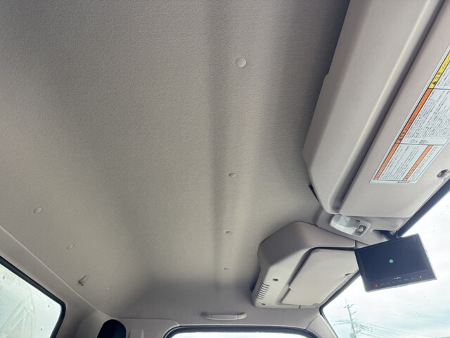 三菱ふそうキャンターアルミバン小型（2t・3t）[写真35]