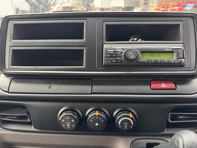 三菱ふそうキャンターアルミバン小型（2t・3t）[写真39]