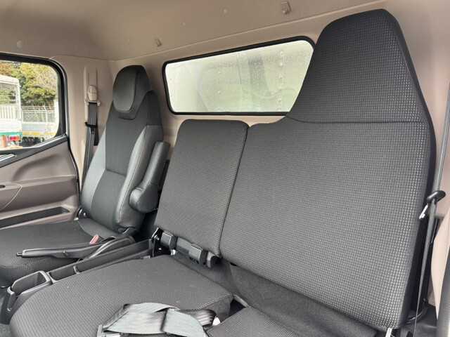 三菱ふそうキャンターアルミバン小型（2t・3t）[写真07]