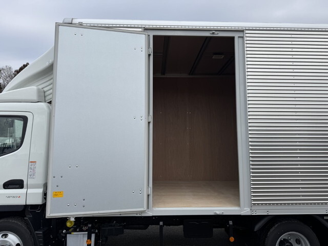 三菱ふそうキャンターアルミバン小型（2t・3t）[写真09]