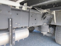 いすゞギガアルミウイング大型（10t）[写真14]