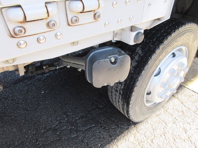 いすゞギガアルミウイング大型（10t）[写真16]