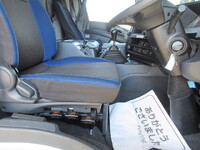 いすゞギガアルミウイング大型（10t）[写真21]