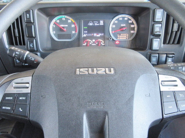 いすゞギガアルミウイング大型（10t）[写真25]