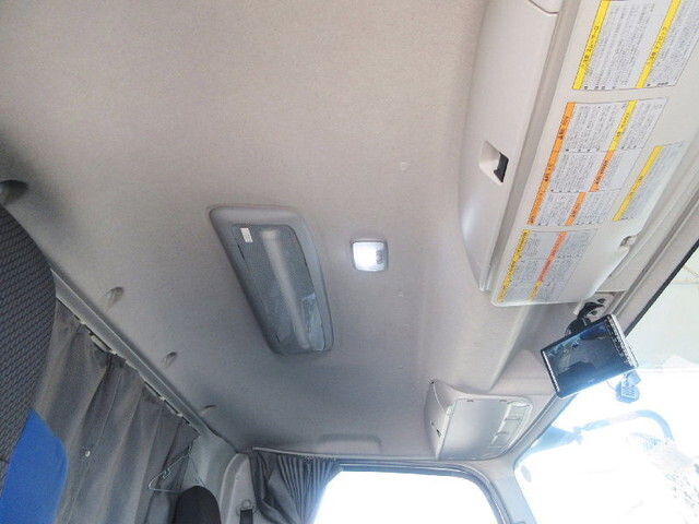 いすゞギガアルミウイング大型（10t）[写真26]