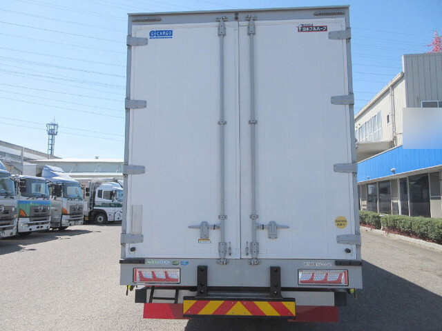 いすゞギガアルミウイング大型（10t）[写真08]