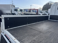 いすゞエルフ平ボディ小型（2t・3t）[写真12]