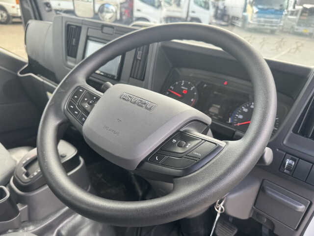 いすゞエルフ平ボディ小型（2t・3t）[写真15]