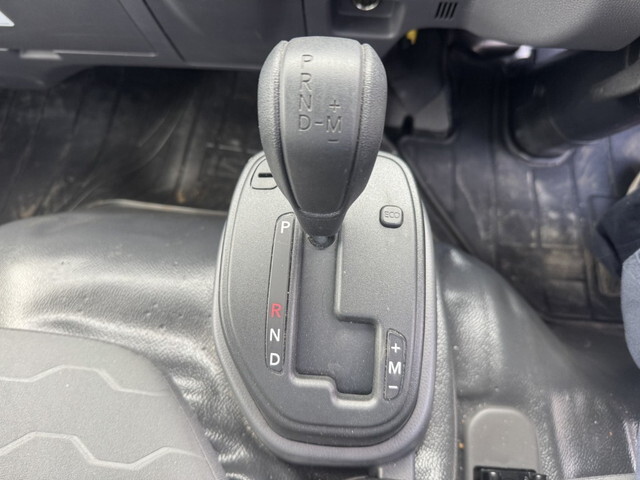 いすゞエルフ平ボディ小型（2t・3t）[写真18]