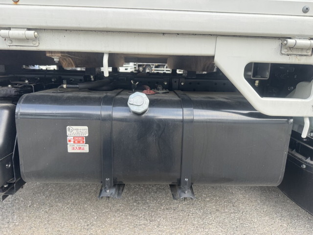 いすゞエルフ平ボディ小型（2t・3t）[写真28]