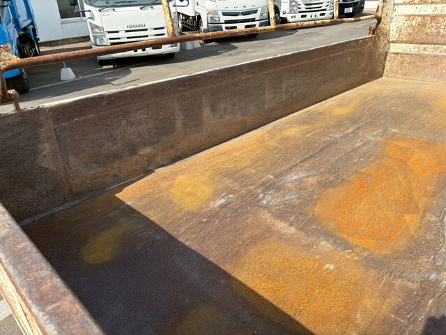 いすゞエルフダンプ小型（2t・3t）[写真09]