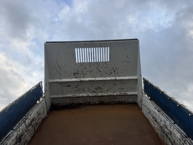 いすゞエルフダンプ小型（2t・3t）[写真10]