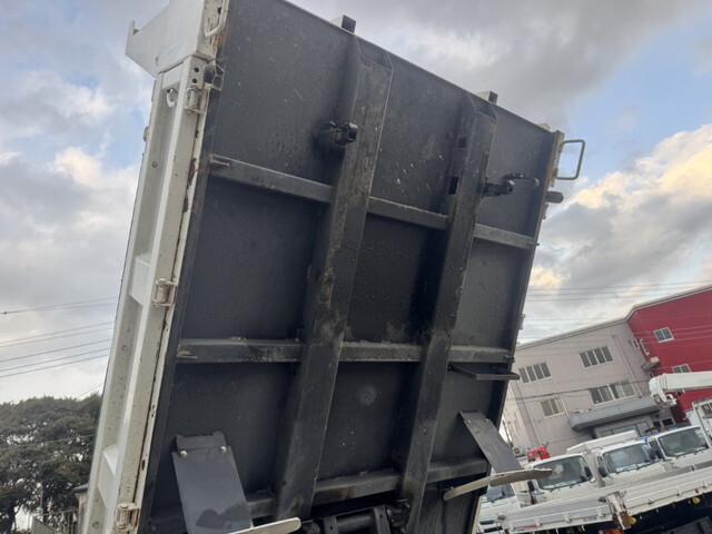 いすゞエルフダンプ小型（2t・3t）[写真23]