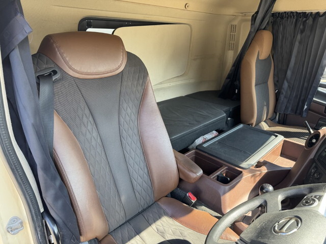 日野プロフィアアルミウイング大型（10t）[写真28]