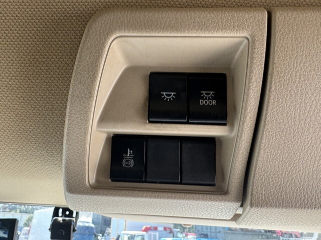 日野プロフィアアルミウイング大型（10t）[写真38]