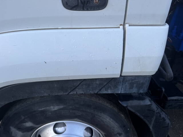 いすゞフォワードクレーン4段中型（4t）[写真31]