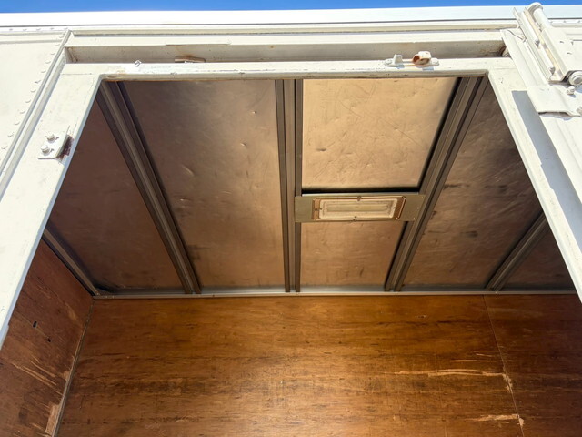 いすゞエルフアルミバン小型（2t・3t）[写真13]