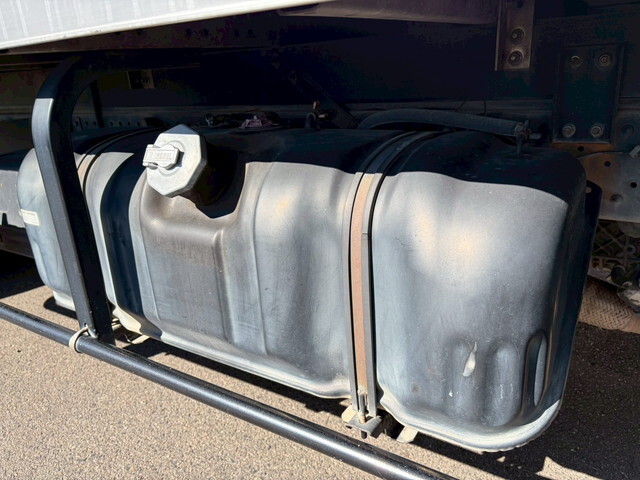 いすゞエルフアルミバン小型（2t・3t）[写真19]