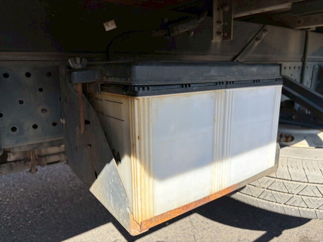 いすゞエルフアルミバン小型（2t・3t）[写真22]