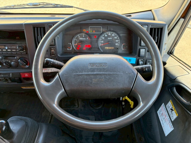 いすゞエルフアルミバン小型（2t・3t）[写真34]