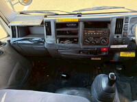 いすゞエルフアルミバン小型（2t・3t）[写真40]