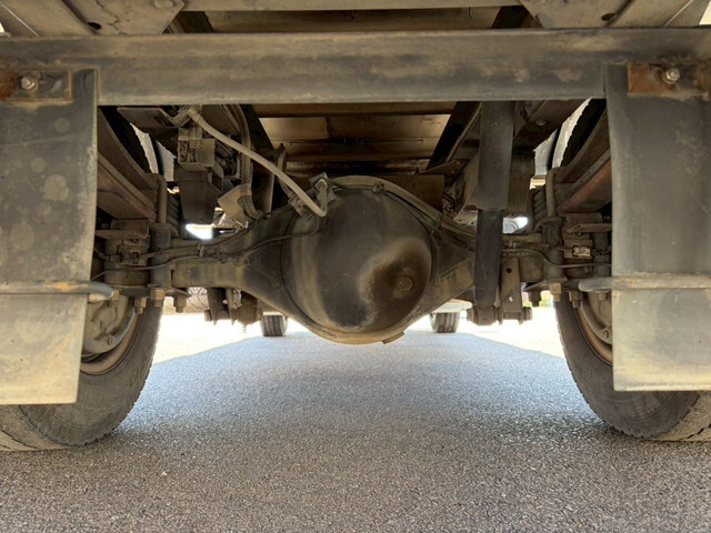 いすゞエルフアルミバン小型（2t・3t）[写真06]