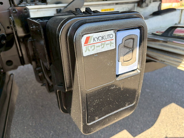 いすゞエルフアルミバン小型（2t・3t）[写真14]