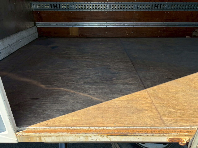 いすゞエルフアルミバン小型（2t・3t）[写真18]