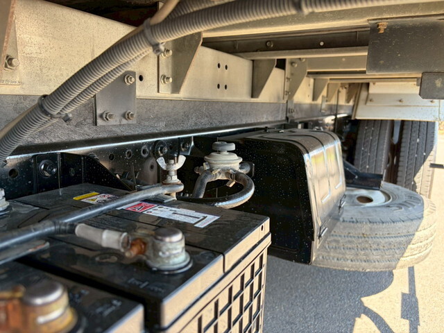 いすゞエルフアルミバン小型（2t・3t）[写真19]