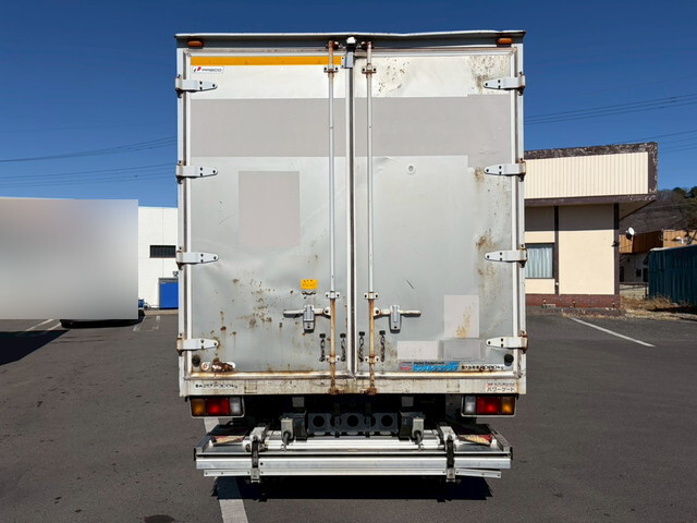 いすゞエルフアルミバン小型（2t・3t）[写真02]