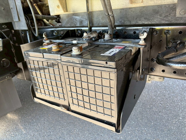 いすゞエルフアルミバン小型（2t・3t）[写真20]